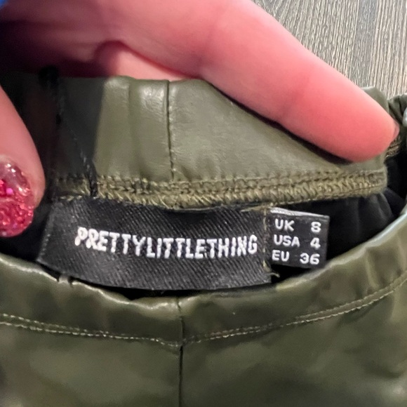 NWT PrettyLittleThing Khaki Faux Leather High Waist Cropped Trouser Green Size 4 - Picture 4 of 9